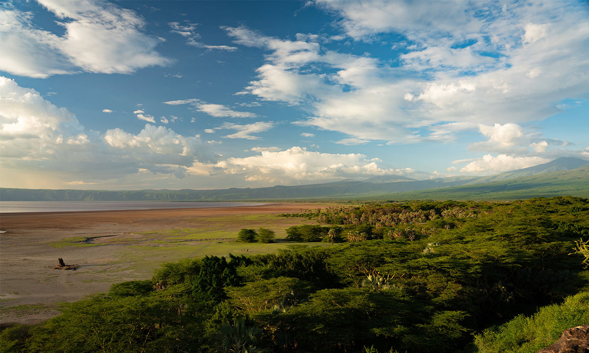 Lake-Eyasi-Looking